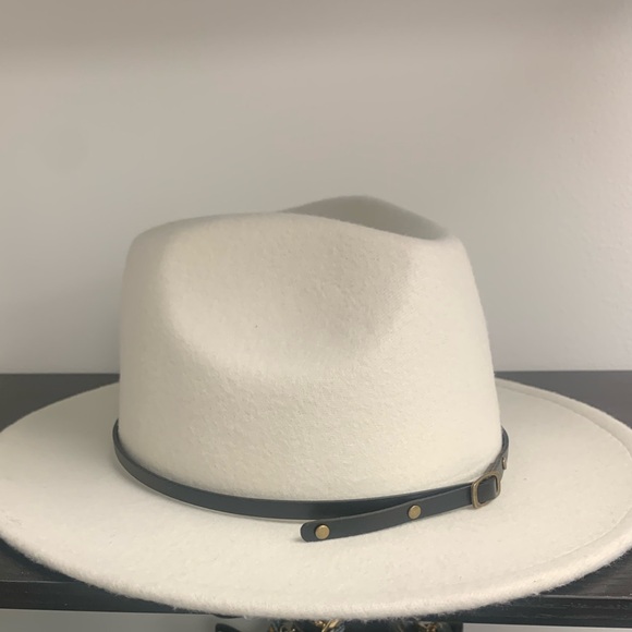 Ivory Hat - Picture 2 of 2